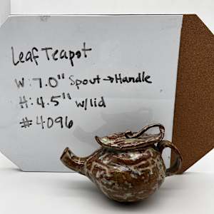 Leaf Teapot by Rumiko "Rumi"  Tsuda Estate, Image 1.