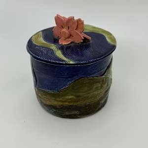 Vessel with Floral Lid by Rumiko "Rumi"  Tsuda Estate, Image 4.