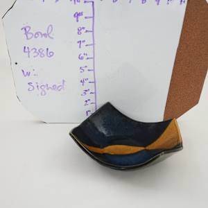 Bowl by Rumiko "Rumi"  Tsuda Estate, Image 1.