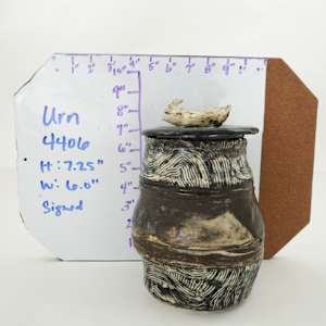 Urn by Rumiko "Rumi"  Tsuda Estate, Image 1.