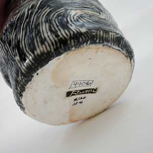 Urn by Rumiko "Rumi"  Tsuda Estate, Image 4.