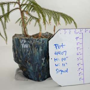 Pot by Rumiko "Rumi"  Tsuda Estate, Image 1.