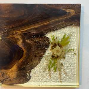 Pointy Finger by Martin Halpin (Mandara)  Image: 2025-09-CHTH-109-CAS-40x40x2cm-5kg-00095-Pointy Finger