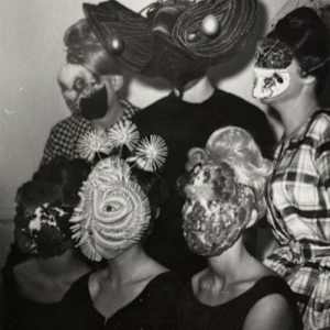 Le groupe surréaliste au désert de Retz by Denise Bellon