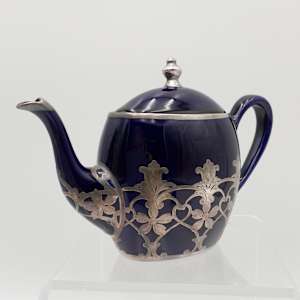 Unmarked Tea Pot and Creamer Set 