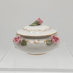 DRESDEN Capodimonte  Porcelain Lidded Powder Jar & Trinket Box  w/ Attached Flowers 