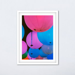 Sandy Lee SIMIN - Balloons by Sandy Lee Simin  Image: Balloons (Frame Detail)