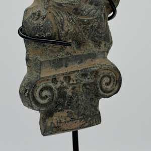 ROMAN BRONZE VOTIVE PLAQUE DEPICTING A GODDESS, 2ND CENTURY CE - 3RD CENTURY CE 