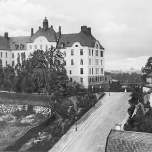 På Erstagatans krön by Okänd fotograf