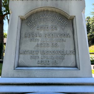 Annisquam Soldiers Memorial by Unknown 