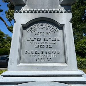 Annisquam Soldiers Memorial by Unknown 