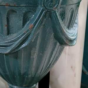 Adams Style Garland Urn with Lid 
