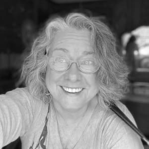 Picture of artist Mary Edna Fraser