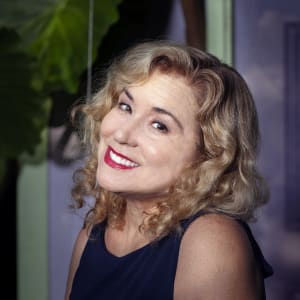 Picture of artist Mary Lou Uttermohlen