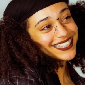 Picture of artist Kaylee Bender