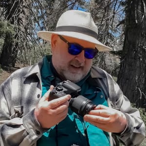 Picture of artist Rodney Buxton