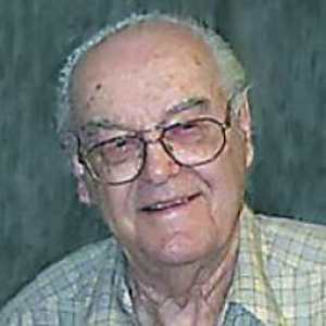 Picture of artist Kenneth Martin