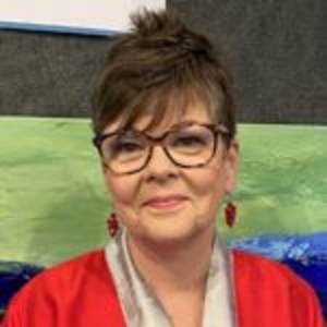 Picture of artist Rosemary Riddle-Achelpohl