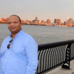 Picture of artist Luis Antonio Espinosa Fruto