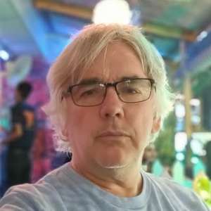 Picture of artist Barry Jackson