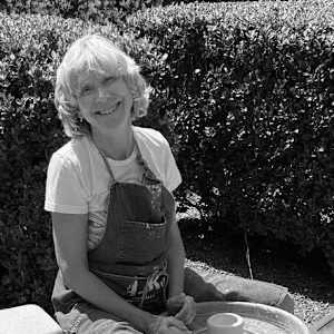 Picture of artist Deb Kaller