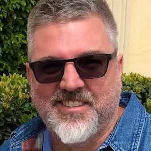 Picture of artist Edward Roeder