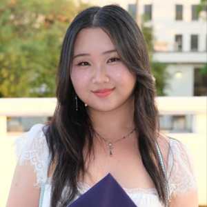 Picture of artist Sabrina Zhou