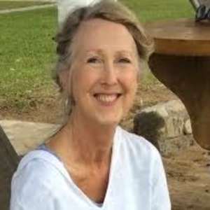 Picture of artist Linda Zeck