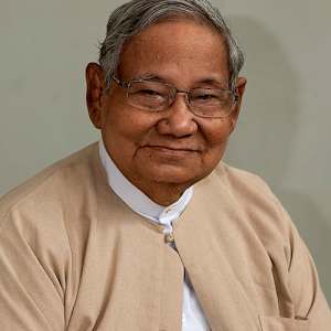 Picture of artist Lun Gywe (1930-2025)